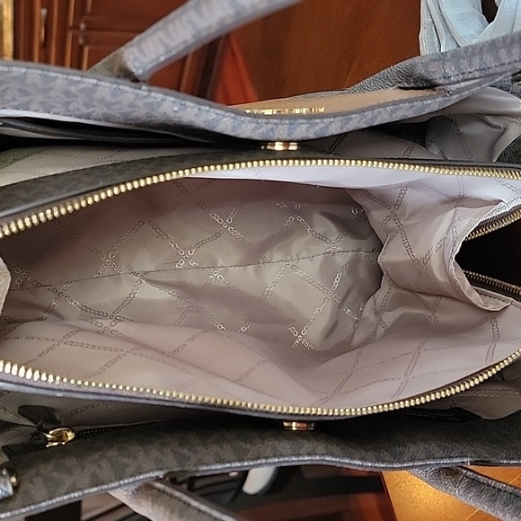 Purse - Picture 13 of 13